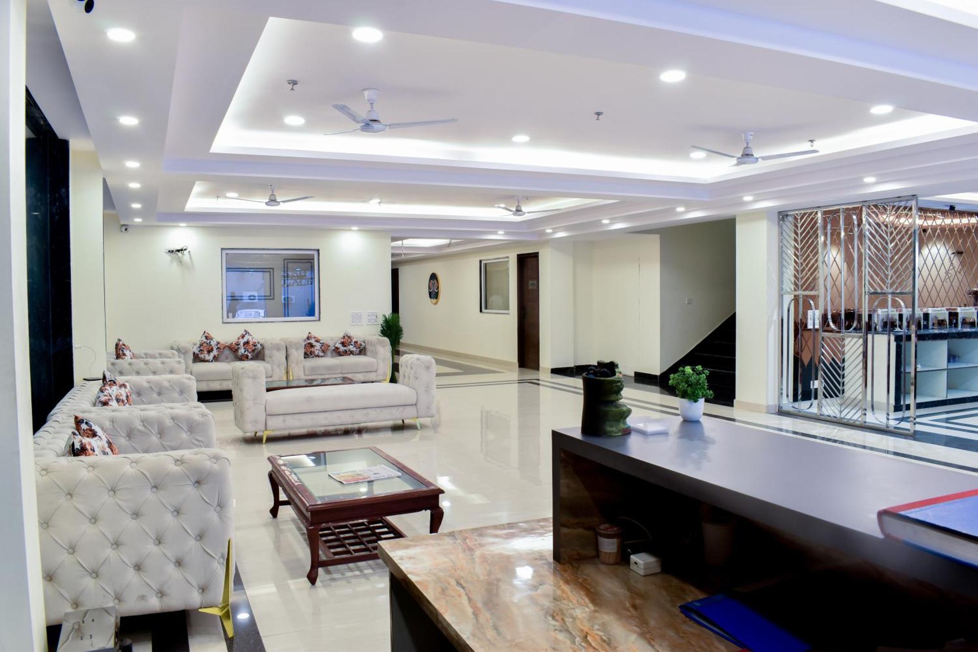 Hotel Yash Palace Near Igi Airport Új-Delhi Kültér fotó