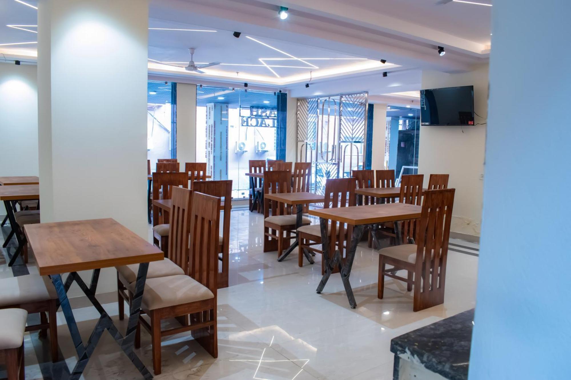 Hotel Yash Palace Near Igi Airport Új-Delhi Kültér fotó