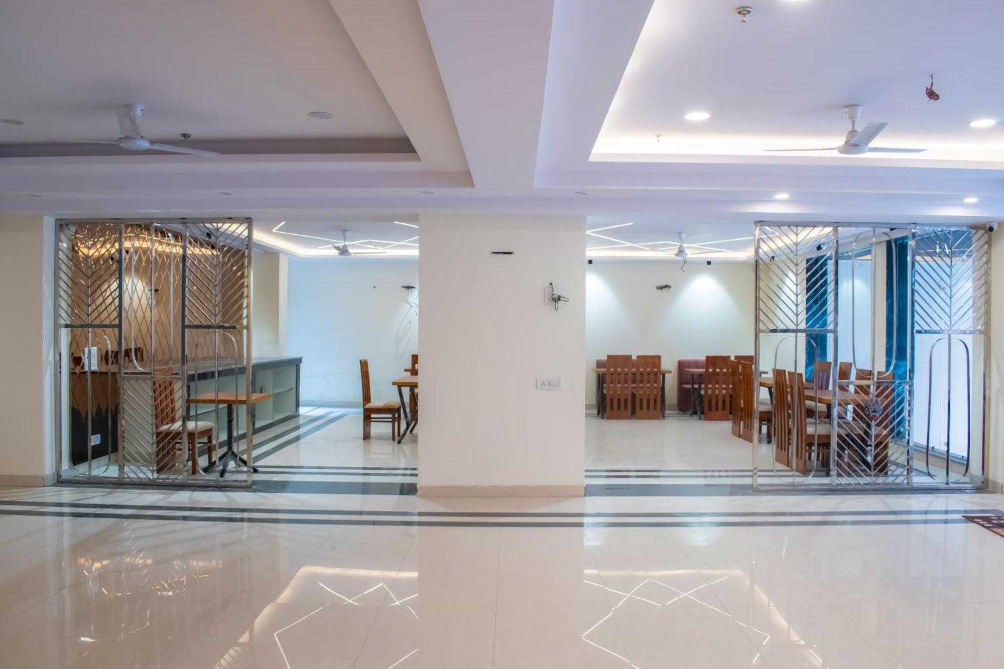 Hotel Yash Palace Near Igi Airport Új-Delhi Kültér fotó
